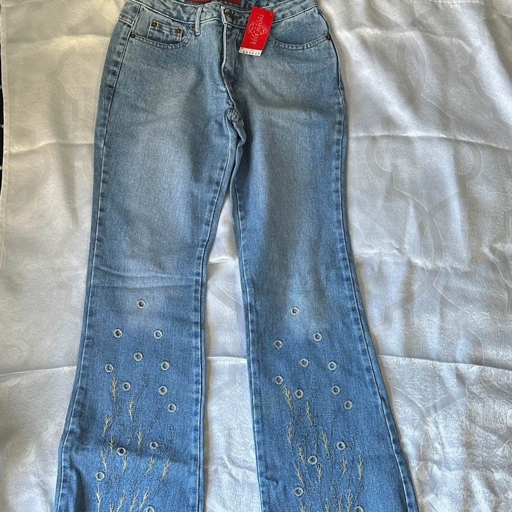 Elegant Embroidered Flare Jeans